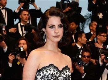 Cannes Film Festivali'nde şıklık yarışı!