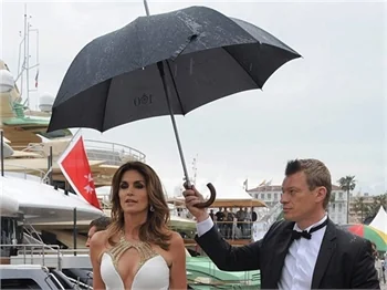 Cannes'e yağmur damgasını vurdu!