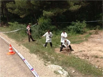 Boğazını kesip otoyola attılar