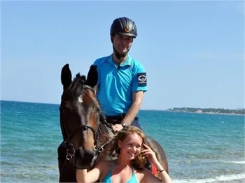 Kemer'de atlı jandarma işbaşında