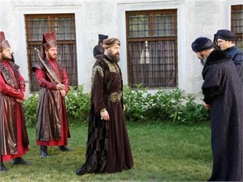 Muhteşem Yüzyıl'ın yapımcısından şok karar!