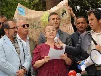 Taksim Gezi Parkı'na "Şafak Baskını!.."