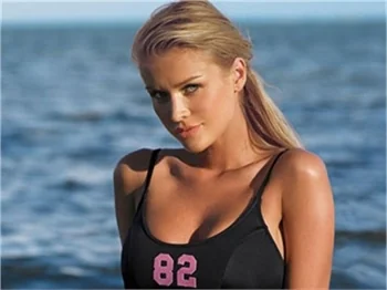 Joanna Krupa'nın düğün öncesi tatili!