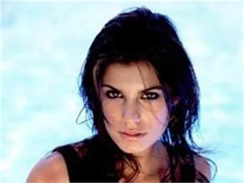 Elisabetta Canalis döktüğü terin karşılığını aldı!