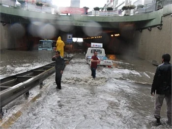 İstanbul'u sel aldı!