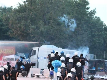 Gezi Parkı'na müdahaleden ilk fotoğraflar!