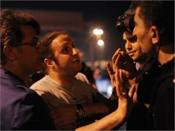 İlker Ayrık polisleri ikna etmeye çalıştı!