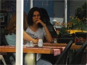 Bergüzar Korel moral arıyor