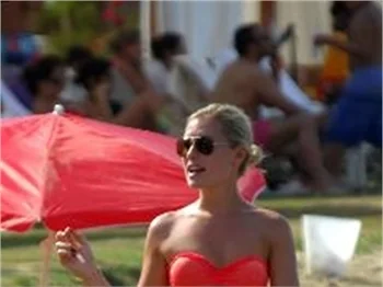 Chloe, Serdar Ortaç'sız tatilde!