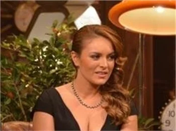Ezgi Mola sıcağa daha fazla dayanamadı!