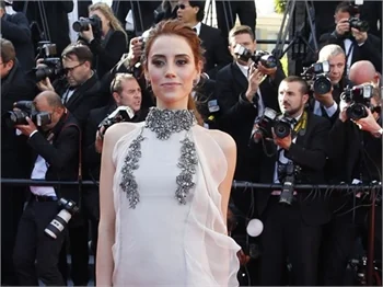 Cansu Dere İstanbul'a döner dönmez şoke oldu!