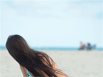 Anais Zanotti, plajda sere serpe!