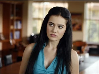 Fahriye Evcen, "Çalıkuşu" setinde terör estirdi!