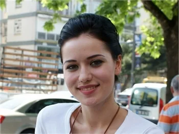 Fahriye Evcen'den aşk açıklaması!