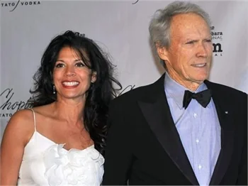 Clint Eastwood 17 yıllık eşinden boşandı