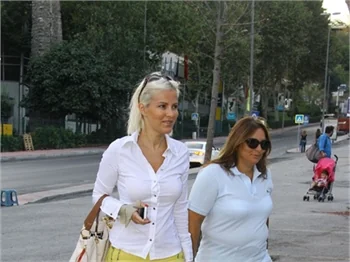Vasfiye Teyze yeni yaşını muhteşem partiyle kutladı!