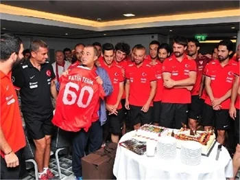 Fatih Terim'e sürpriz doğum günü!