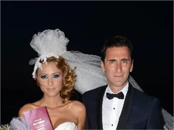 Bekir Aksoy dünya evine girdi!