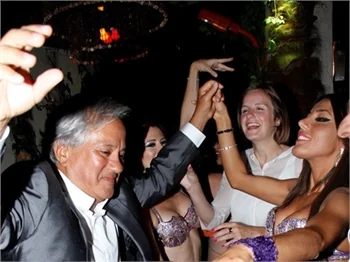 Arabesque'den Anish Kapoor geçti!