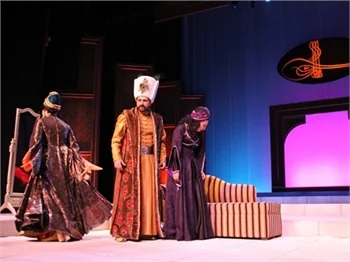 Hürrem'e içki baskını!