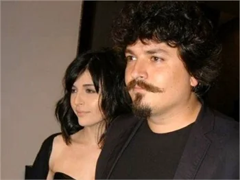 Mehmet Turgut sokak ortasında öpüştü!