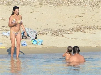 Penelope Cruz tatilde sereserpe!