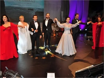 "Altın Koza Film Festivali"nde UFO paniği!