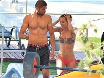Gamze Özçelik ve Mert Öcal'ı evlilik sorusu gerdi!