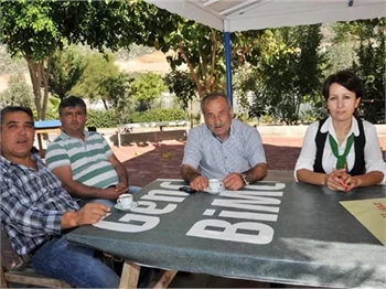 "Kaş" yaparken göz çıkarmıyor