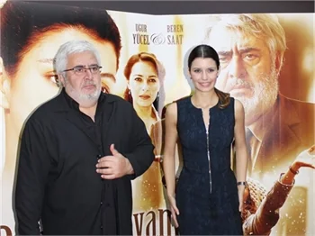 Beren Saat ve Uğur Yücel 'Benim Dünyam ' galasında!
