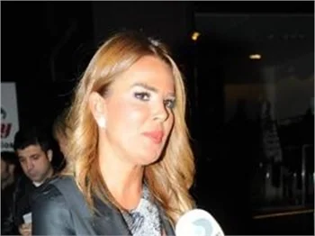 Özlem Yıldız, Sinan Serter'i fena bastı!