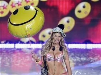 2013 Victoria's secret defilesi!