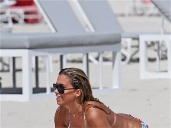 Sylvie'nın kumsaldaki halleri!