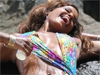 Claudia'dan seksi fotoğraflar!