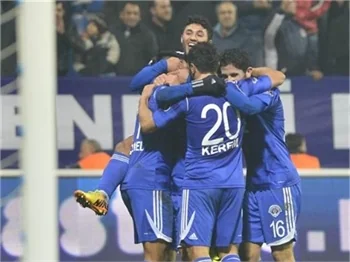 Kasımpaşa - Beşiktaş maçında saha karıştı