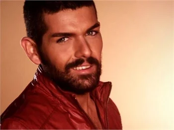 Mehmet Çevik, "Acı Baharat" ile müzik dünyasına girdi!