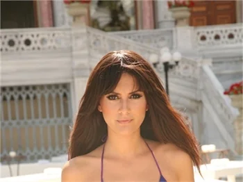 Bergüzar Korel, İngiltere yolcusu!