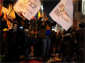 Taksim'de yolsuzluk eylemi!