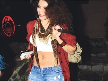 Ayşe Hatun'a soğuk işlemedi!