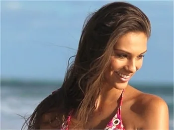 Fernanda Uesler sahilde!