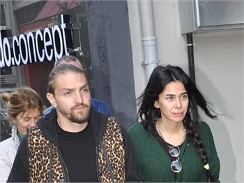 Caner-Asena çifti boşanıyor mu?