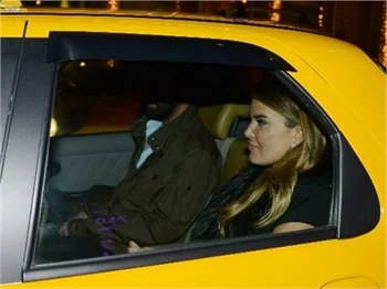 Özlem Yıldız takside Ece Erken nerede?