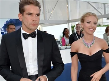 Scarlett Johansson 'Nişanlı olmak çok heyecanlı!'