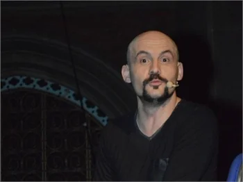 Atalay Demirci, kilisede şov yaptı!