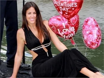 Claudia Romani'den çekici kareler!