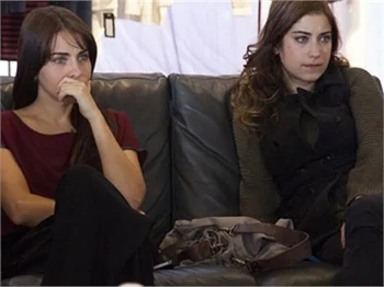 Hazal Kaya küplere bindi!