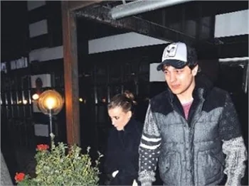 Mira ve Yaman aşkı set dışına taştı!