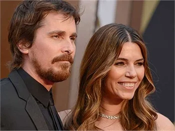 Christian Bale baba oluyor!