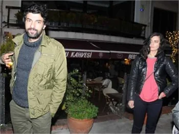 Tuba Büyüküstün ile Engin Akyürek nasıl görüntülendi?