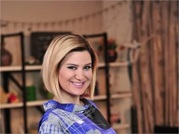 Hande Katipoğlu ile kuzenlermiş!